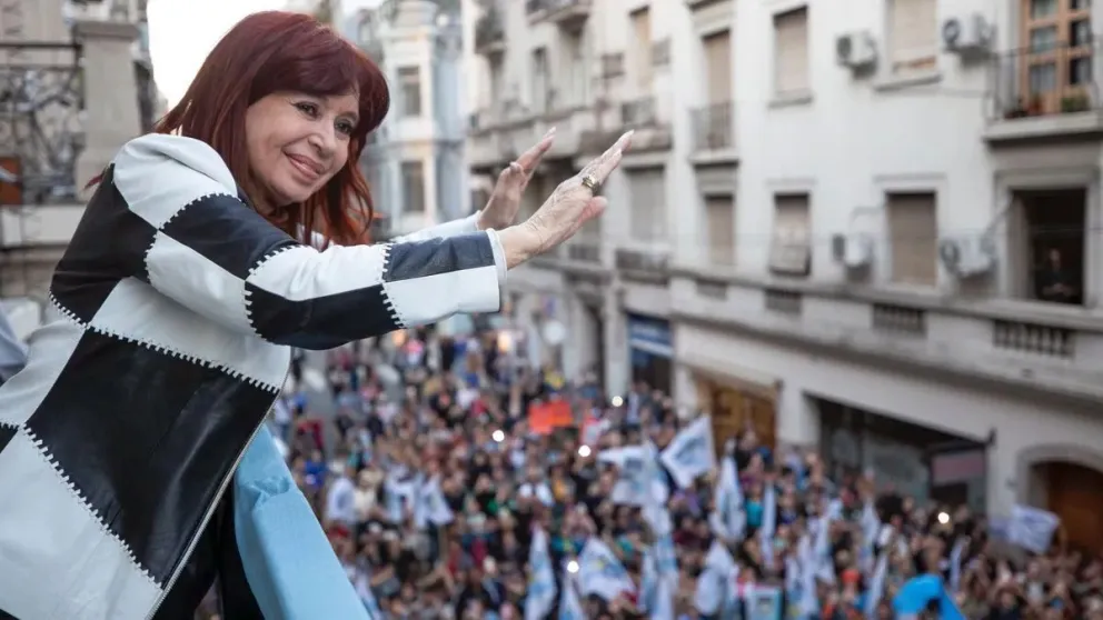 Cristina recupera la centralidad opositora y comienza un tour como jefa del PJ luego del fallo en su contra