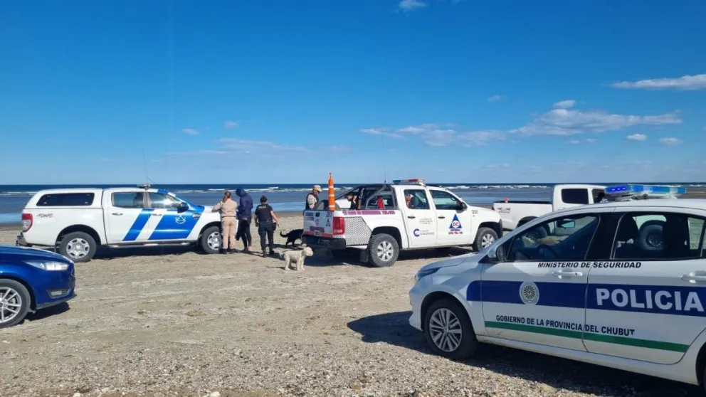 Tres personas rescatadas tras vuelco de embarcación en Playa Bonita