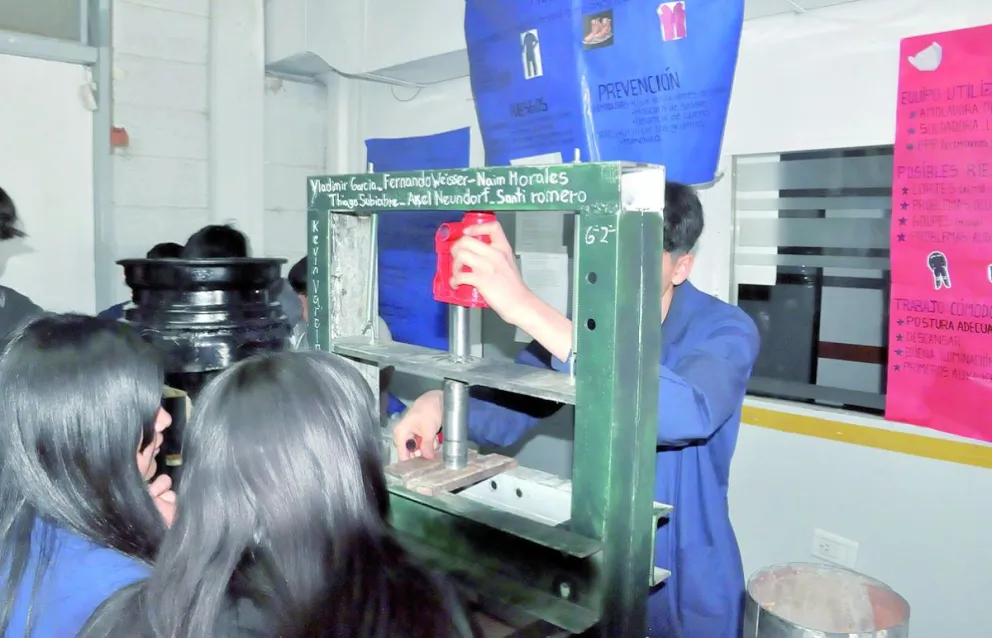 Estudiantes del Colegio San José Obrero exhibieron sus trabajos finales en la Muestra Anual
