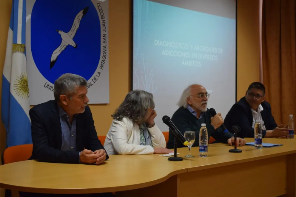 Se realizó un seminario organizado por el Observatorio de Consumo Problemático de la Universidad local