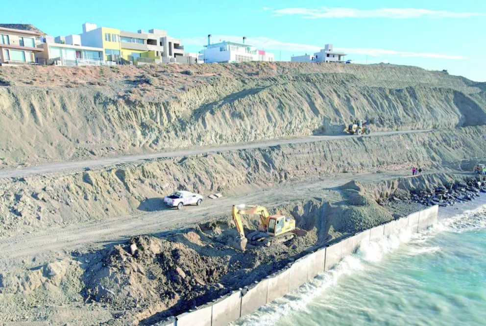 Para reparar el camino ARA San Juan, primero debe estar la defensa costera