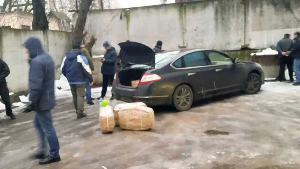 "Narcovalijas" en la Embajada Rusa: Ordenaron las detenciones de dos de los condenados