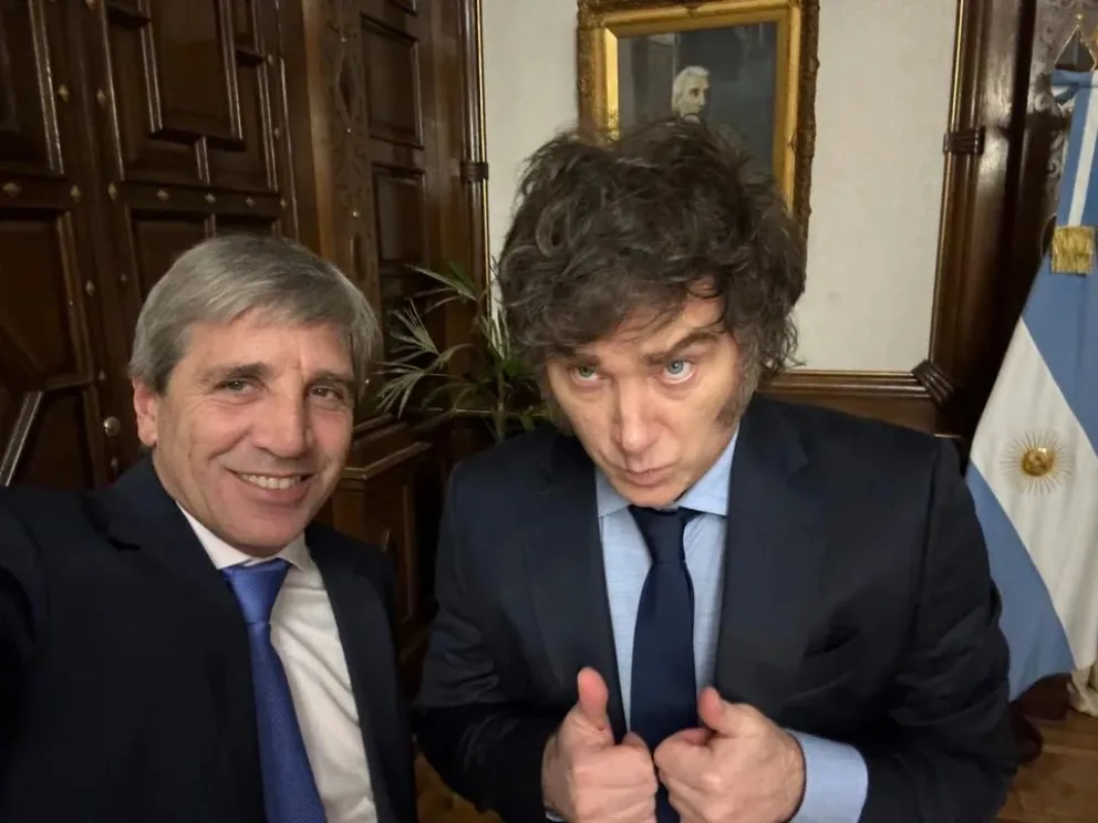 Caputo le responde a los empresarios que reclaman la baja de impuestos: "Solo podremos con superávit fiscal"