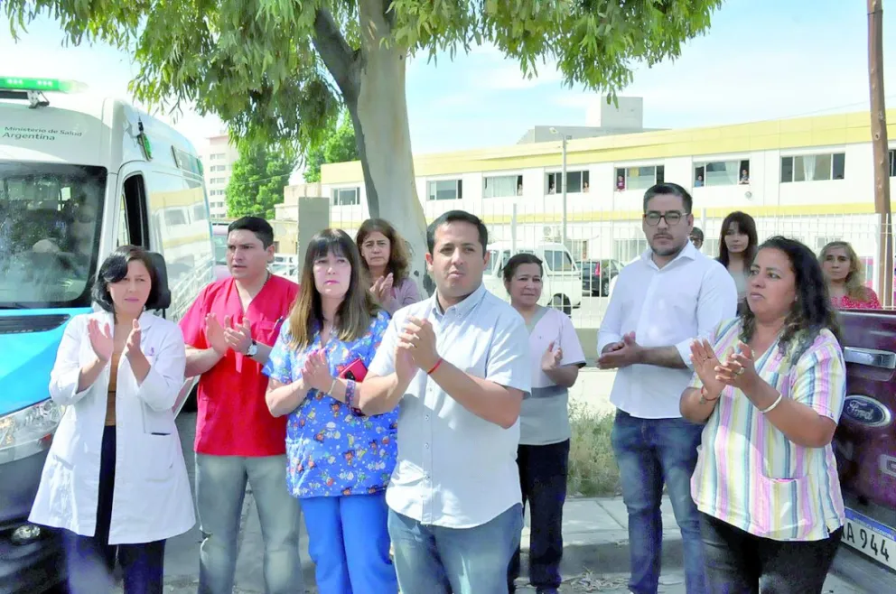 Último adiós a Mario Araya: sus compañeros lo despidieron frente al Hospital Regional
