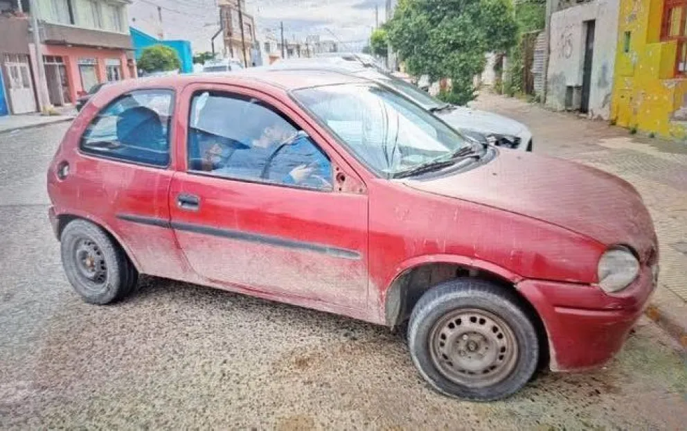 Roban un Corsa en pleno barrio La Floresta
