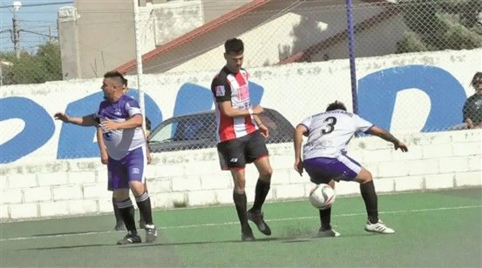 Ameghino goleó y le apunta al ascenso directo
