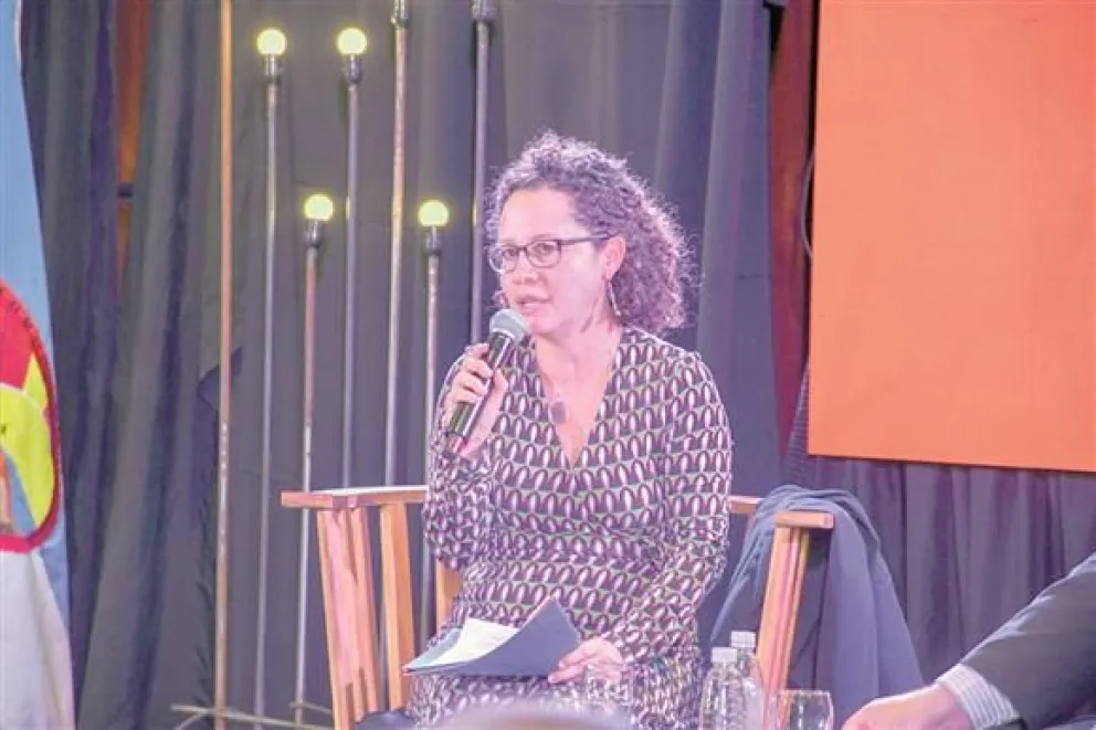 El empleo en el futuro y las incidencias de las nuevas tecnologías: “Todo lo que considera esencial la OIT va en línea con lo que se está haciendo en Comodoro Rivadavia”, dijo Sara Luna Camacho