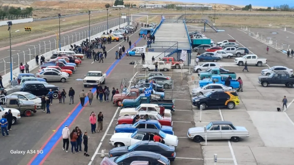 Exitoso encuentro Multimarcas Solidario en el Autódromo