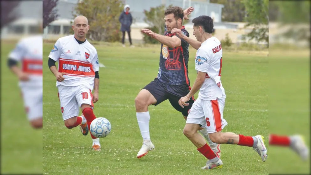 Un penal sobre la hora le dio una clasificación agónica a Huracán