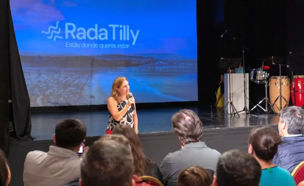 En el lanzamiento de una nueva temporada de verano, Rada Tilly inauguró su marca ciudad