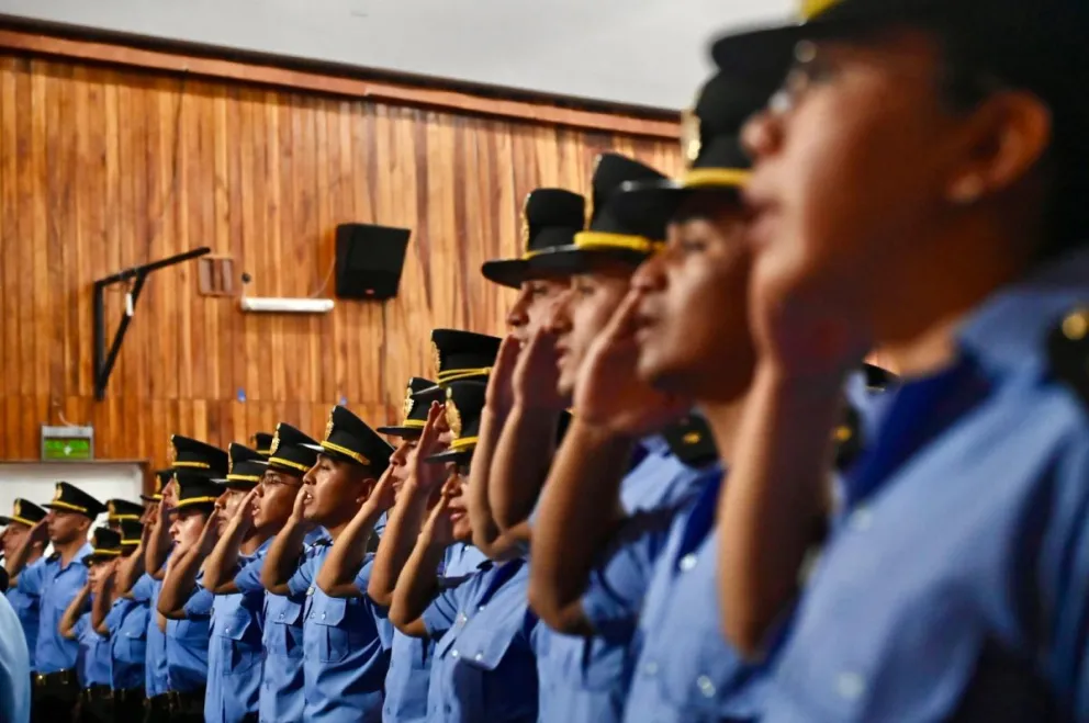 La Policía del Chubut incorporó 60 nuevos Oficiales Ayudantes