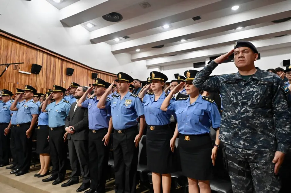 La Policía del Chubut realizó el acto de ascensos de comisarios inspectores, subcomisarios y Oficiales Subinspectores