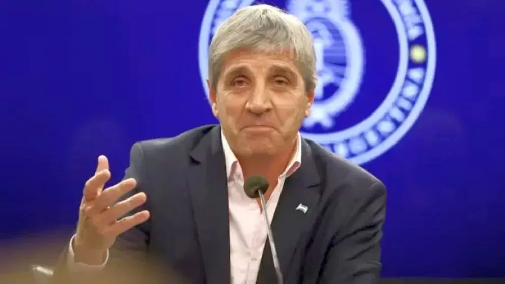 Toto Caputo aseguró que el Gobierno no piensa devaluar: "Lo dijimos desde el primer día"