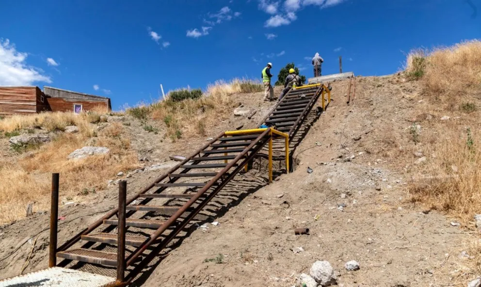 El Municipio construyó una escalera que mejora el acceso a los vecinos en la zona del 30 de Octubre