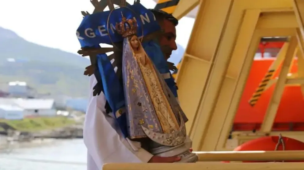 Gran Bretaña impide bajar en Malvinas la imagen de la Virgen de Luján que estuvo en la guerra