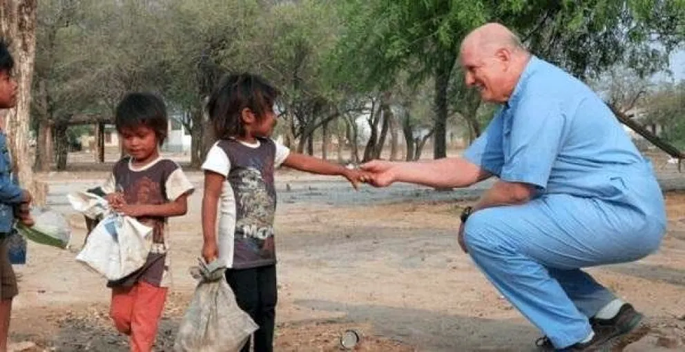 Orgullo austral: El Dr. Alejandro Nolazco fue distinguido con el premio Abanderado de la Argentina solidaria