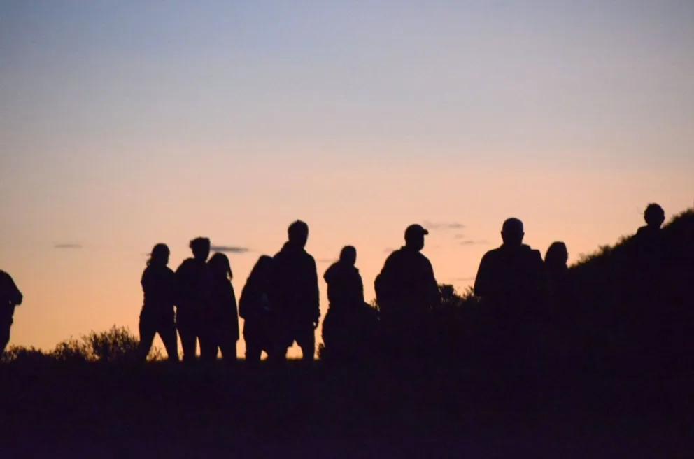 Un nuevo trekking unirá a Comodoro Rivadavia y Rada Tilly en una edición especial de la Luna