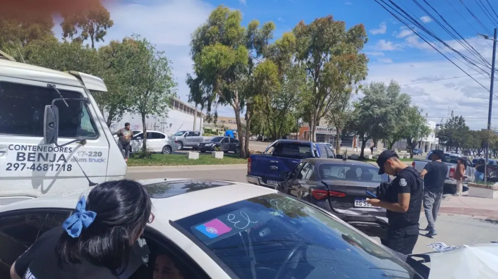 Choque en cadena en Avenida Kennedy deja una persona lesionada