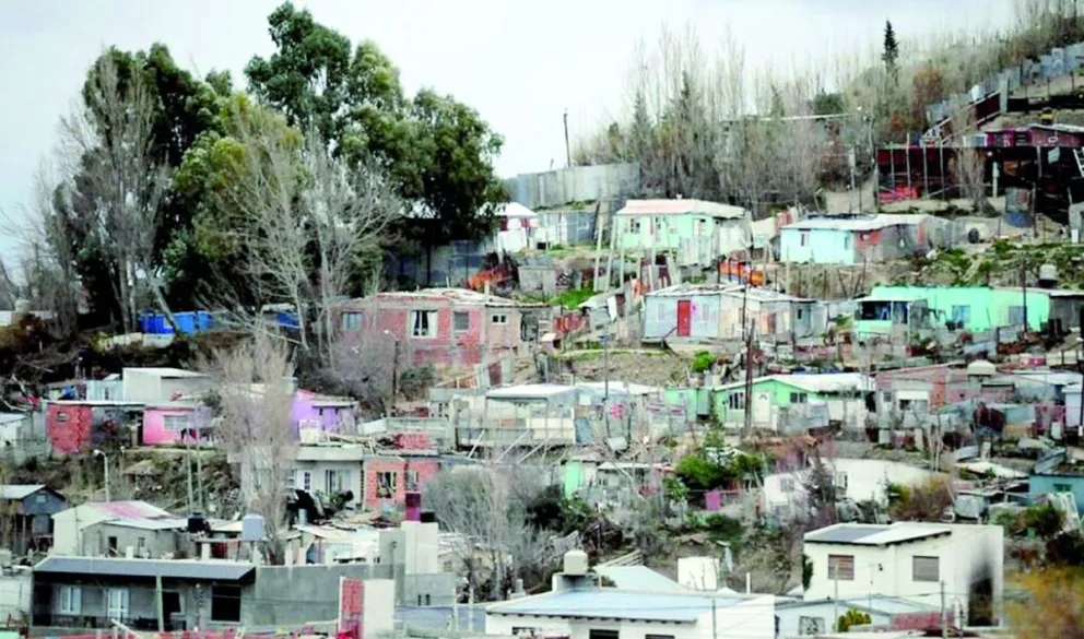 La pobreza avanza en la Patagonia, con mayor impacto en trabajadores informales y hogares monoparentales