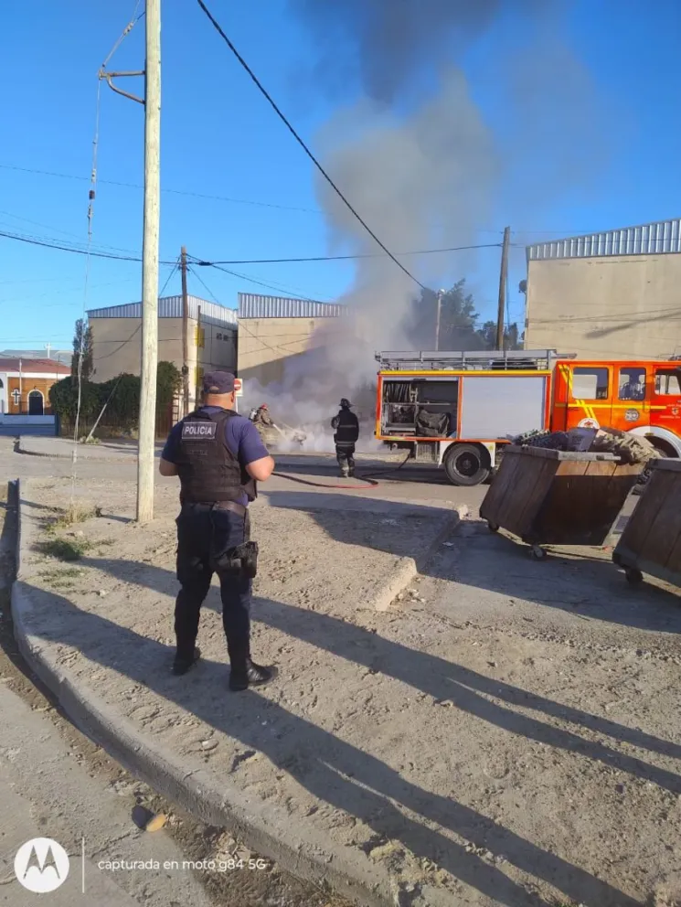 Auto incendiado en el barrio 30 de Octubre