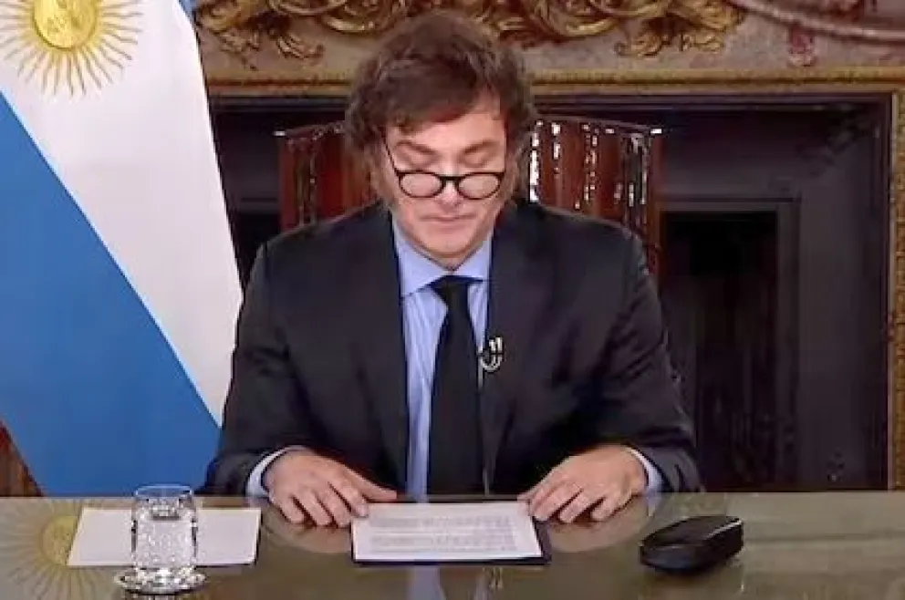 Milei aseguró que “estamos saliendo del desierto” y que el salario básico “creció de 300 a 1.100 dólares” en su año de gestión