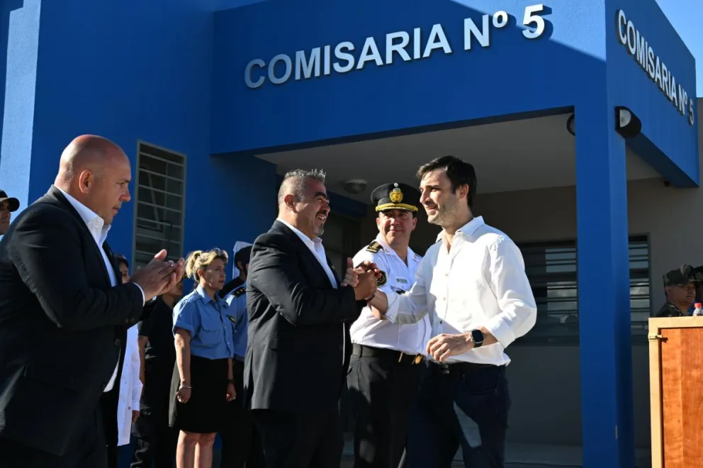 Más seguridad en el barrio Solana: Torres inauguró junto a Sastre la Subcomisaría 5ª de Puerto Madryn
