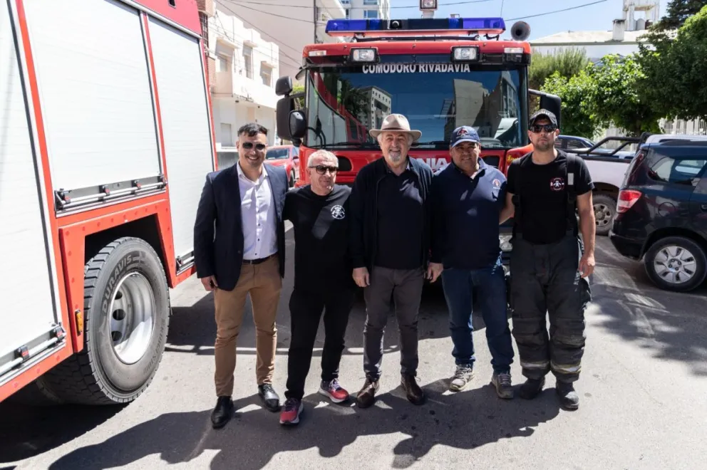 Los Bomberos Voluntarios de Comodoro incorporan tres nuevas autobombas a su flota