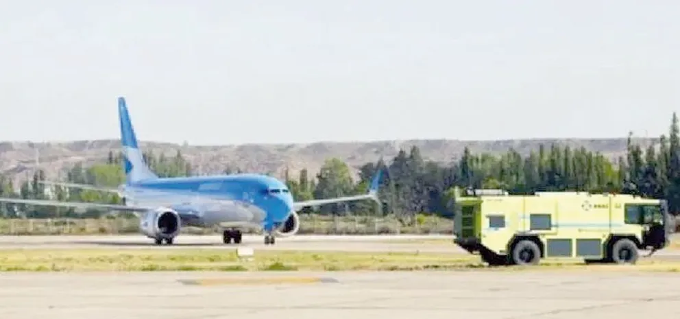 Avión en emergencia debió realizar aterrizaje imprevisto en Comodoro