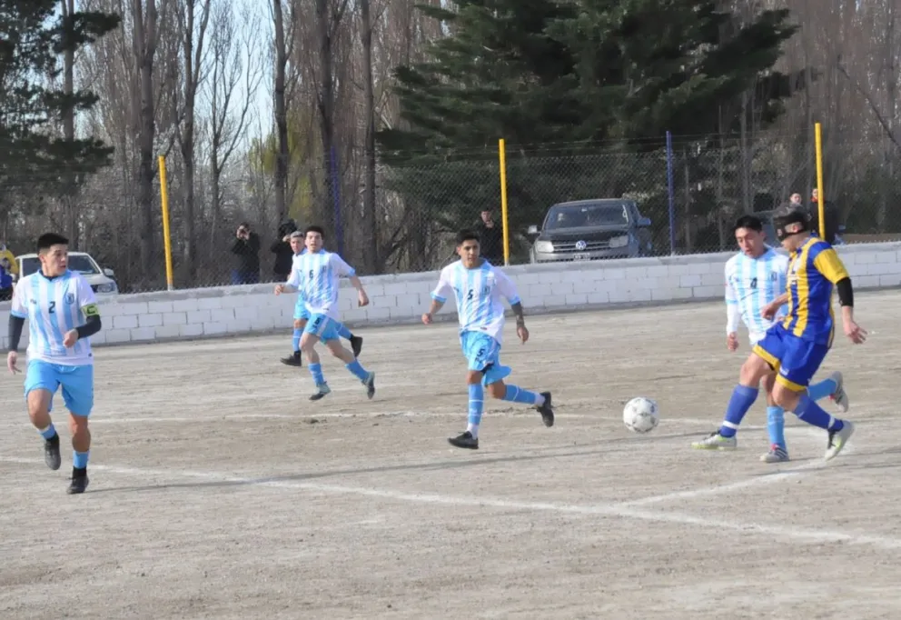 El fútbol de ascenso busca a sus semifinalistas