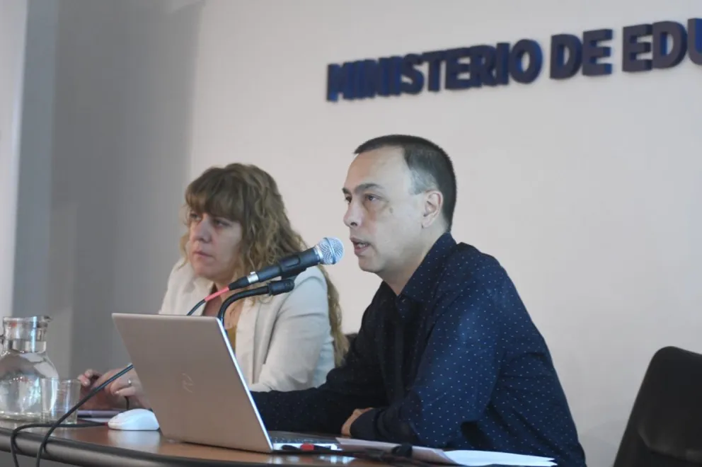 Provincia capacitó en modernización de procesos administrativos a agentes de la Educación