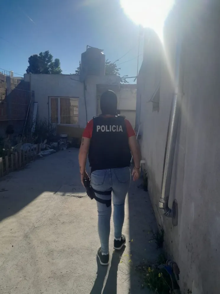 Desarticulan banda de ladrones en Comodoro Rivadavia: allanamientos y secuestro de vehículo
