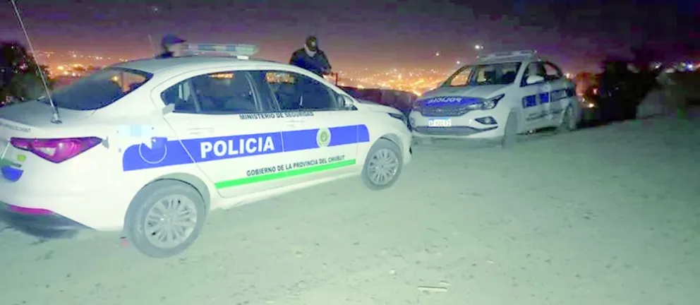 Apedreó la vivienda de una familia y amenazó con “tirotearlos” y prender fuego la casa