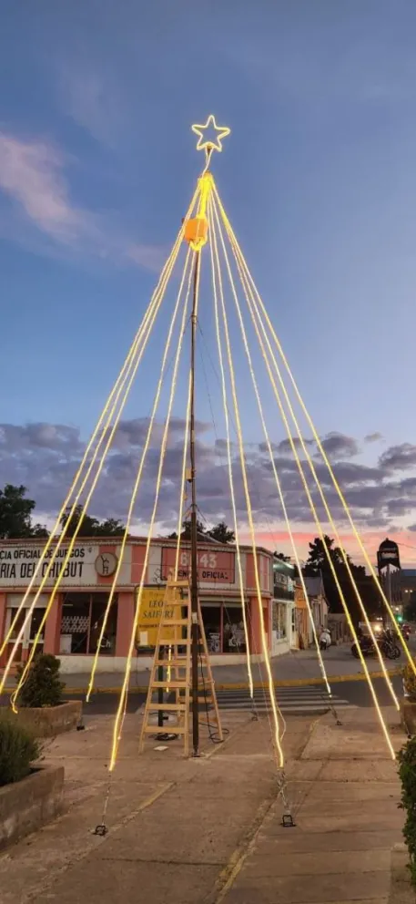 Prueba del Árbol de Navidad y Encendido Oficial en Km. 3