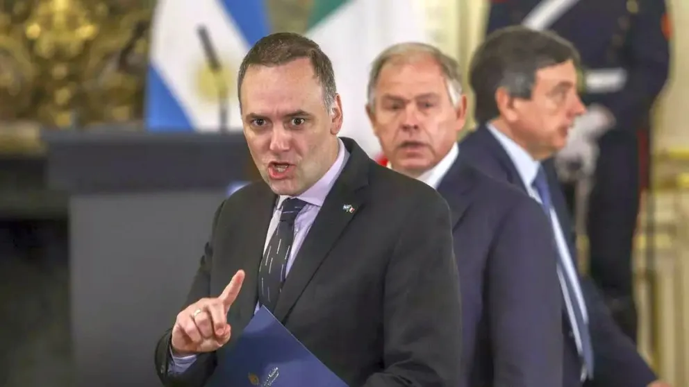 Adorni recomienda no viajar a Venezuela porque "impera una dictadura"