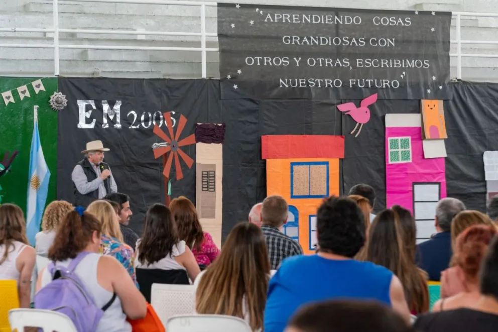 El intendente participó del acto de fin de año de la Escuela Municipal