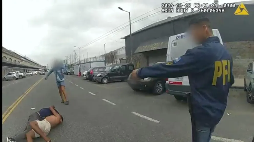 Inmovilizados: la PFA detuvo a dos sujetos involucrados en una pelea con pistolas Taser 