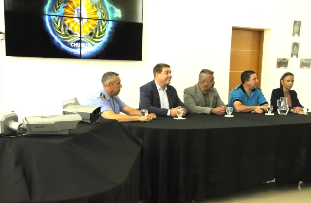 Provincia y el municipio de Rawson firmaron convenio para instalar cámaras lectoras de patentes en accesos a la capital provincial