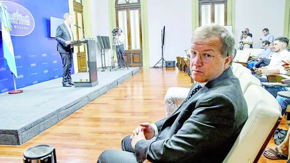 Karina Milei profundizó el operativo desgaste y le sacó la oficina a Eduardo Serenellini