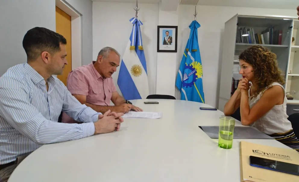El Gobierno del Chubut avanza en la formación integral en ambiente con la firma de un nuevo acuerdo