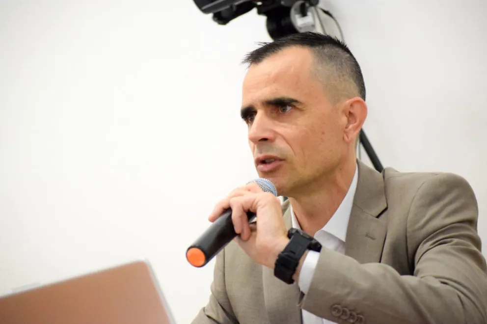 Audiencia Pública: “El Ejecutivo hizo un esfuerzo para brindar la mayor cantidad de beneficios a vecinos, instituciones y comercios", dijo Perea