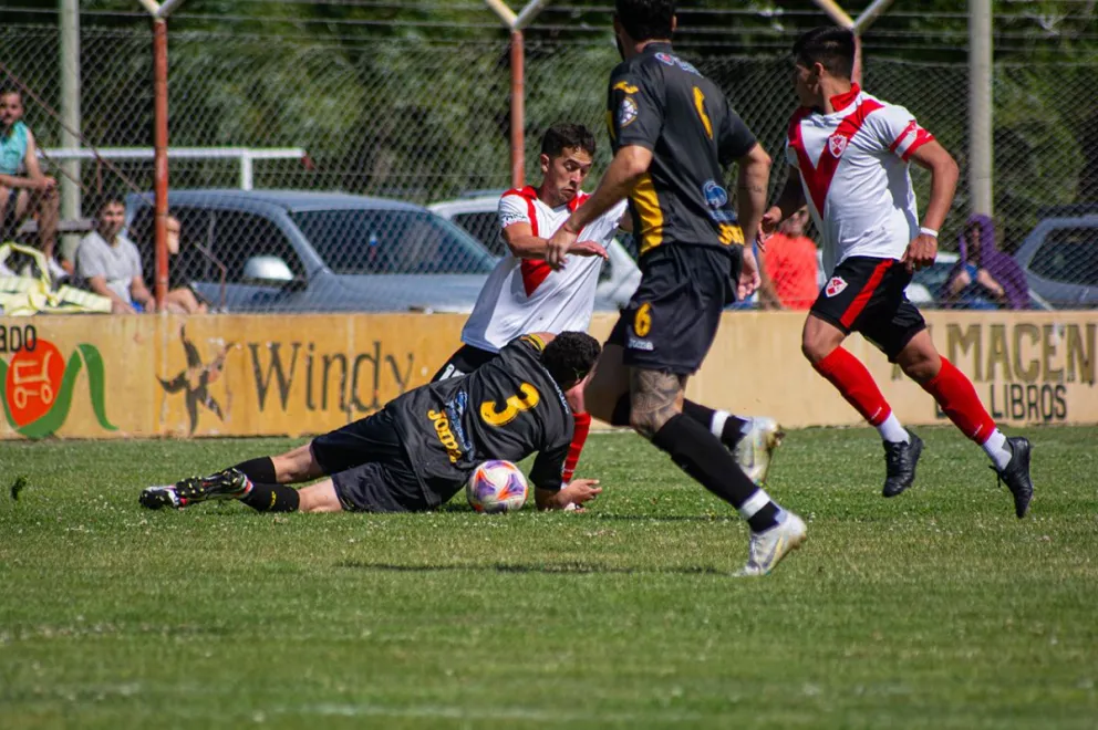 Rada Tilly empató en Sarmiento y juega la Promoción
