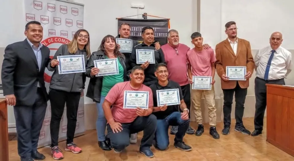 Entregaron diplomas a los nuevos árbitros de fútbol