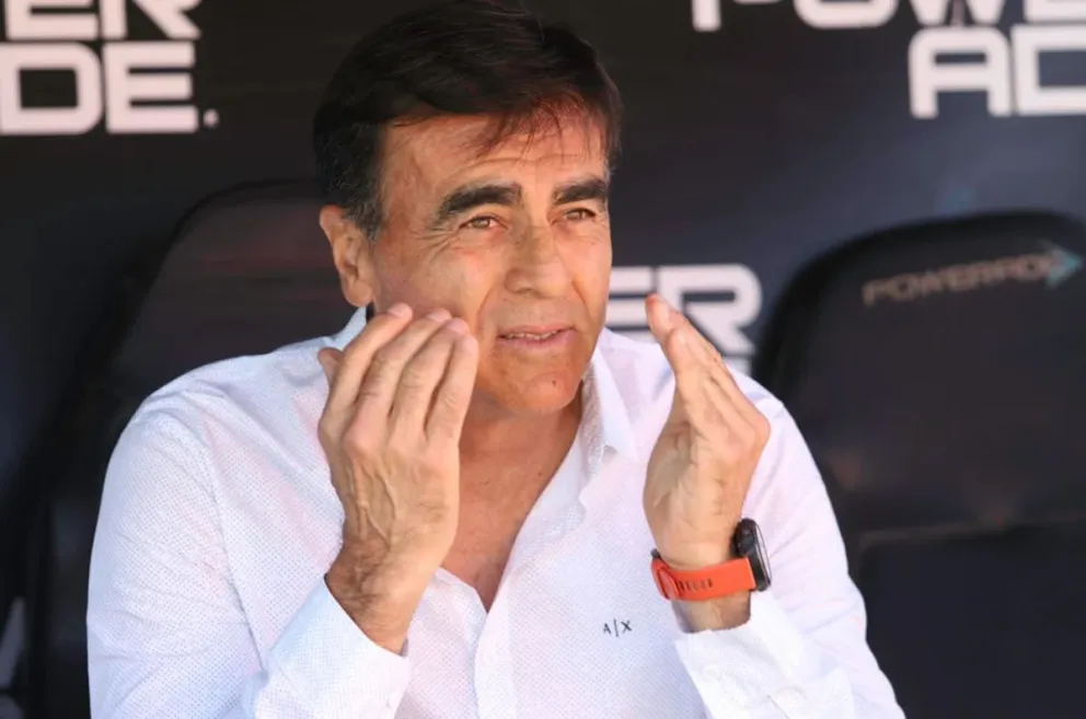 Vélez confirmó la salida de Quinteros