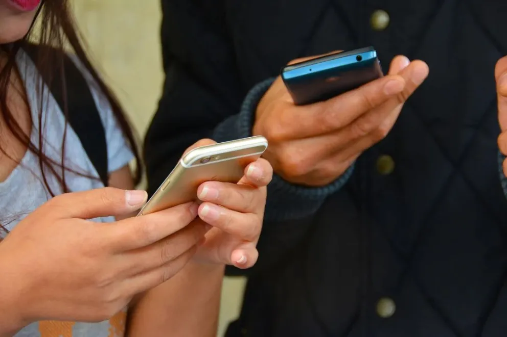 Los argentinos dejarán de pagar el roaming del celular en países del Mercosur desde este domingo
