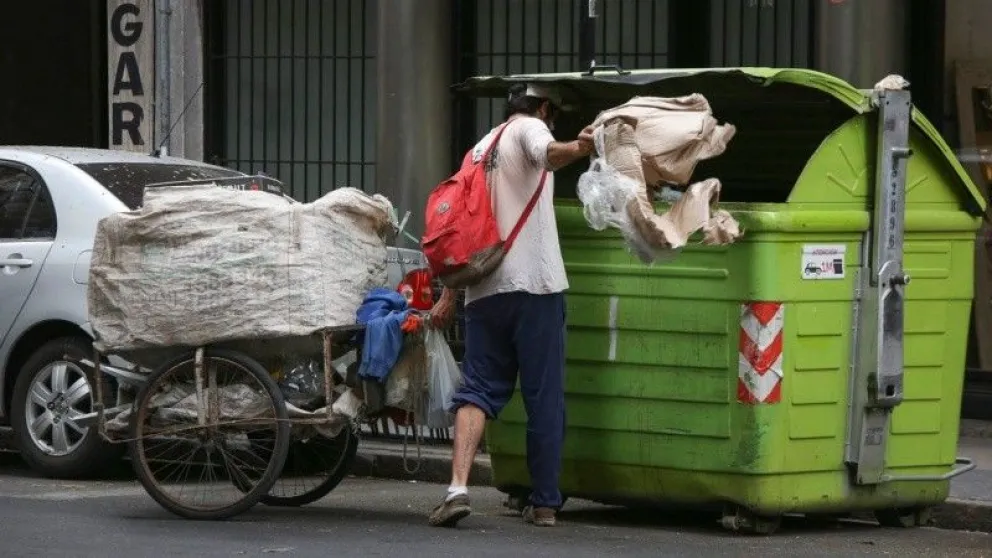 Casi cuatro de cada diez trabajadores están en negro y habitan un hogar pobre