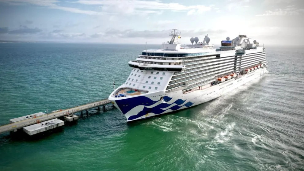 Turismo: Arribó a Puerto Madryn el crucero más grande de la temporada