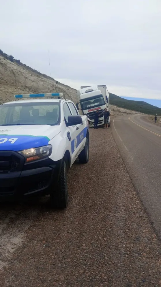 Incidente vial en la Ruta 3: un camión despista, pero su conductor afortunadamente no sufre lesiones