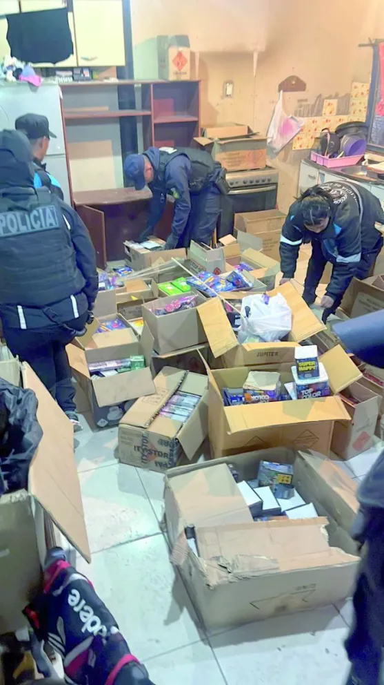 Realizaron allanamientos por venta clandestina de pirotecnia y diligencias en la vía pública