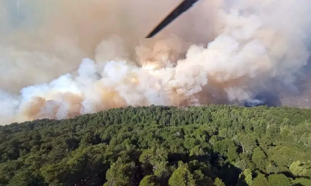 Parque Nacional Nahuel Huapi: El fuego sigue activo y ya afecta más de dos mil hectáreas