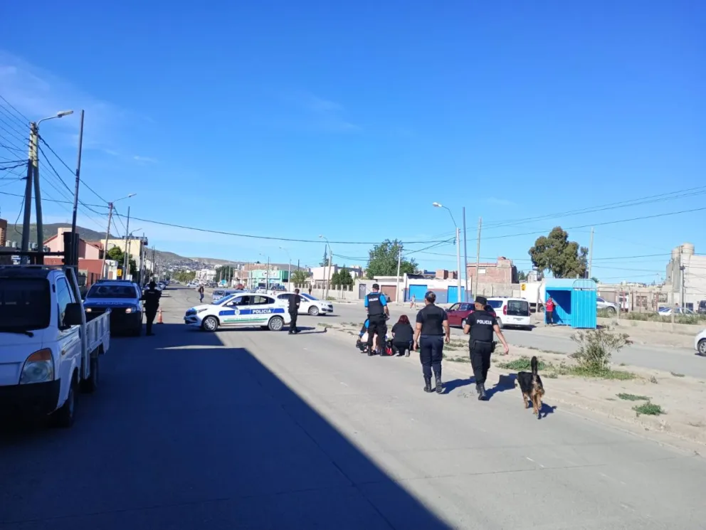 Accidente en Juana Azurduy y Av. Kennedy: Joven herida tras ser embestida por motocicleta